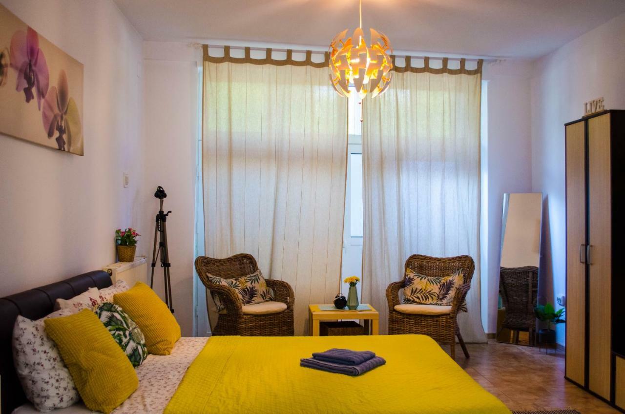 Collosal Studio Bucarest Extérieur photo