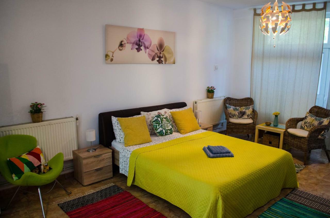 Collosal Studio Bucarest Extérieur photo